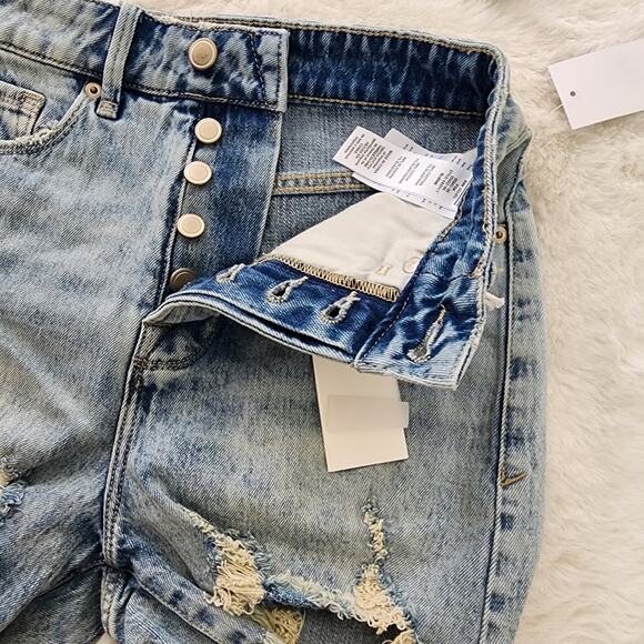 NWT Good American Bombshell Distressed Denim Shorts High Waisted 00 - Picture 9 of 11